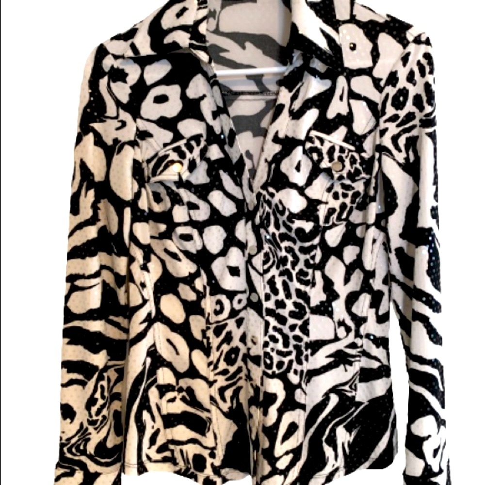 Cache Silky Blouse with Snap Closure